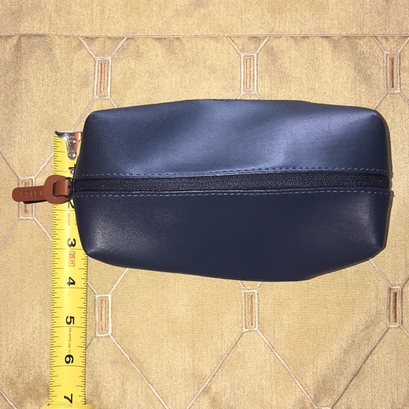 COPY - Cole Haan for AA amenities/ cosmetics bag - Picture 2 of 5